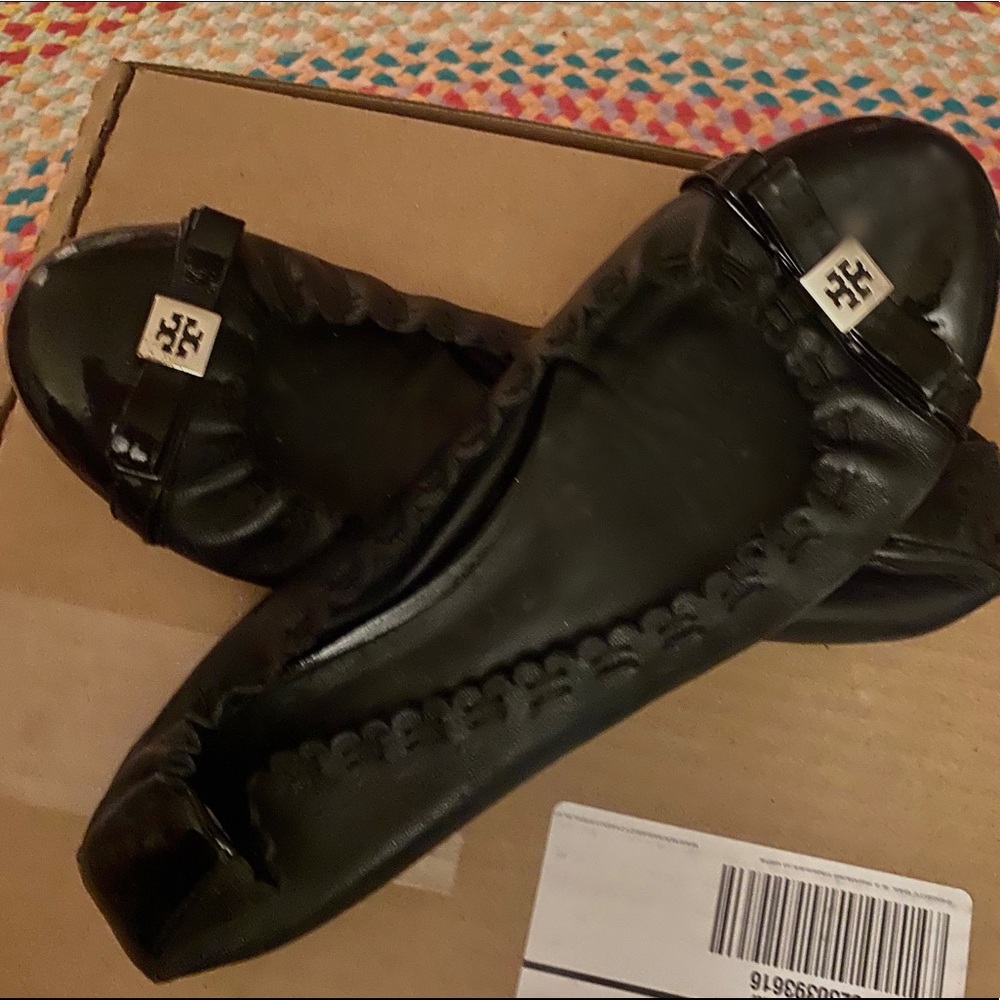 Tory Burch Black Patent Leather Flats, Size 7 - Picture 3 of 9